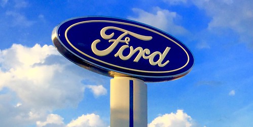 ford-dealership-sign